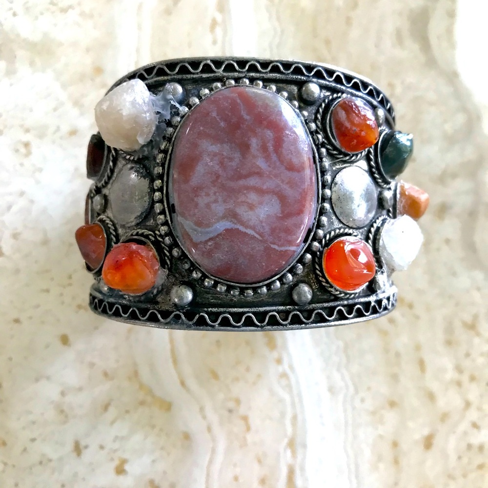STONE CUFF DESIGNED BRACELET